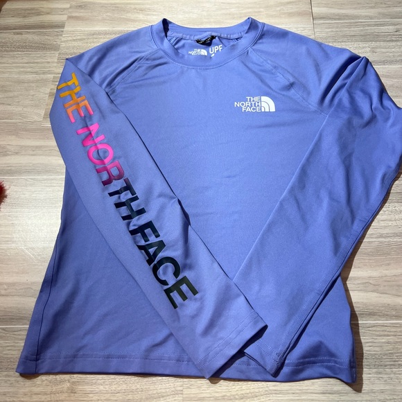 The North Face Amphibious Long-Sleeve Sun Top - Girls' size large - Picture 4 of 8